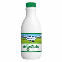 Leche desnatada Central Lechera Asturiana botella 1,5 l.